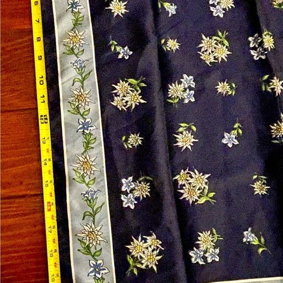 Switzerland Edelweiss Navy Scarf - Vintage - Picture 6 of 6